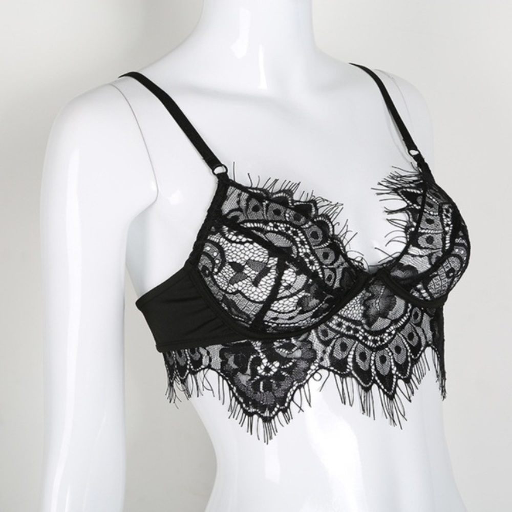 BEAUTIFUL  BLACK SHEER LACE BRALETTE🖤